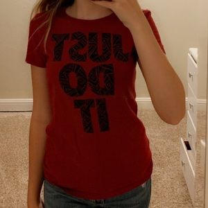 maroon nike tee
